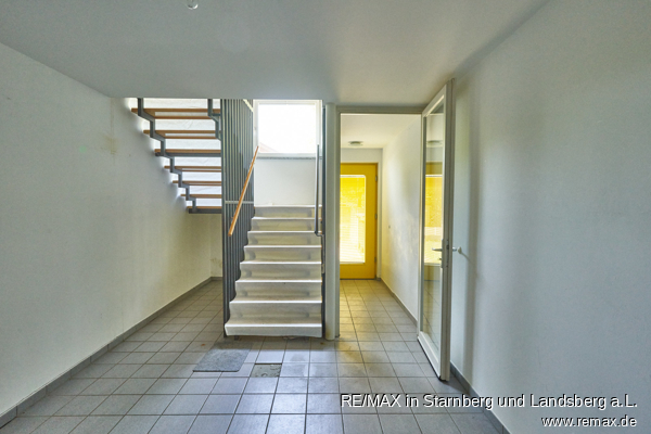 Diele im Strassengescho� Reihenendhaus Schondorf