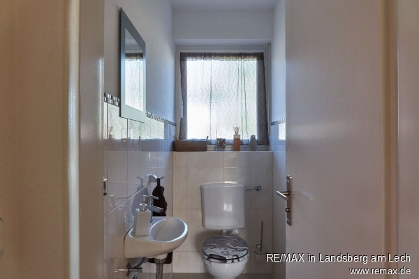 G�ste-WC im EG Einfamilienhaus We�ling