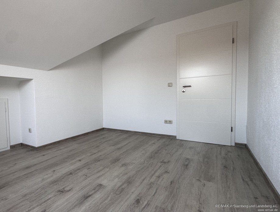 Arbeits- und G�stezimmer Dachgeschosswohnung Thaining