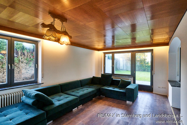 Wohnen Schiltberg Erdgeschosswohnung V E R M I E T E T: Gem�tliche Erdgeschosswohnung mit idyllischem Garten und Garage