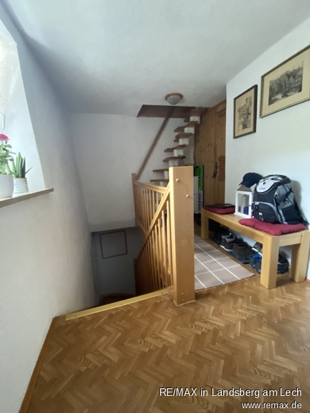 Treppenhaus zum 2. OG Zweifamilienhaus Landsberg