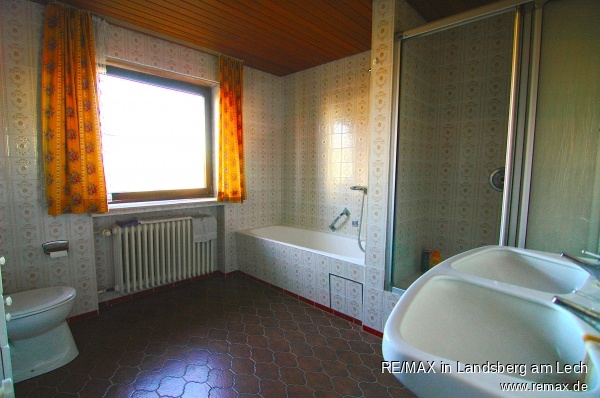 Badezimmer EG Einfamilienhaus Igling