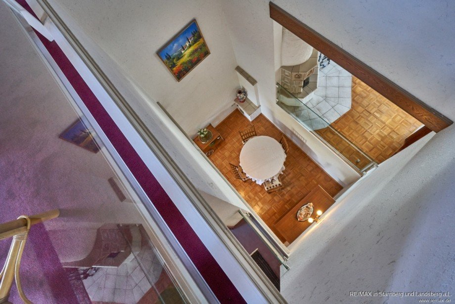 Blick in die unteren Etagen Doppelhaush�lfte Vaterstetten