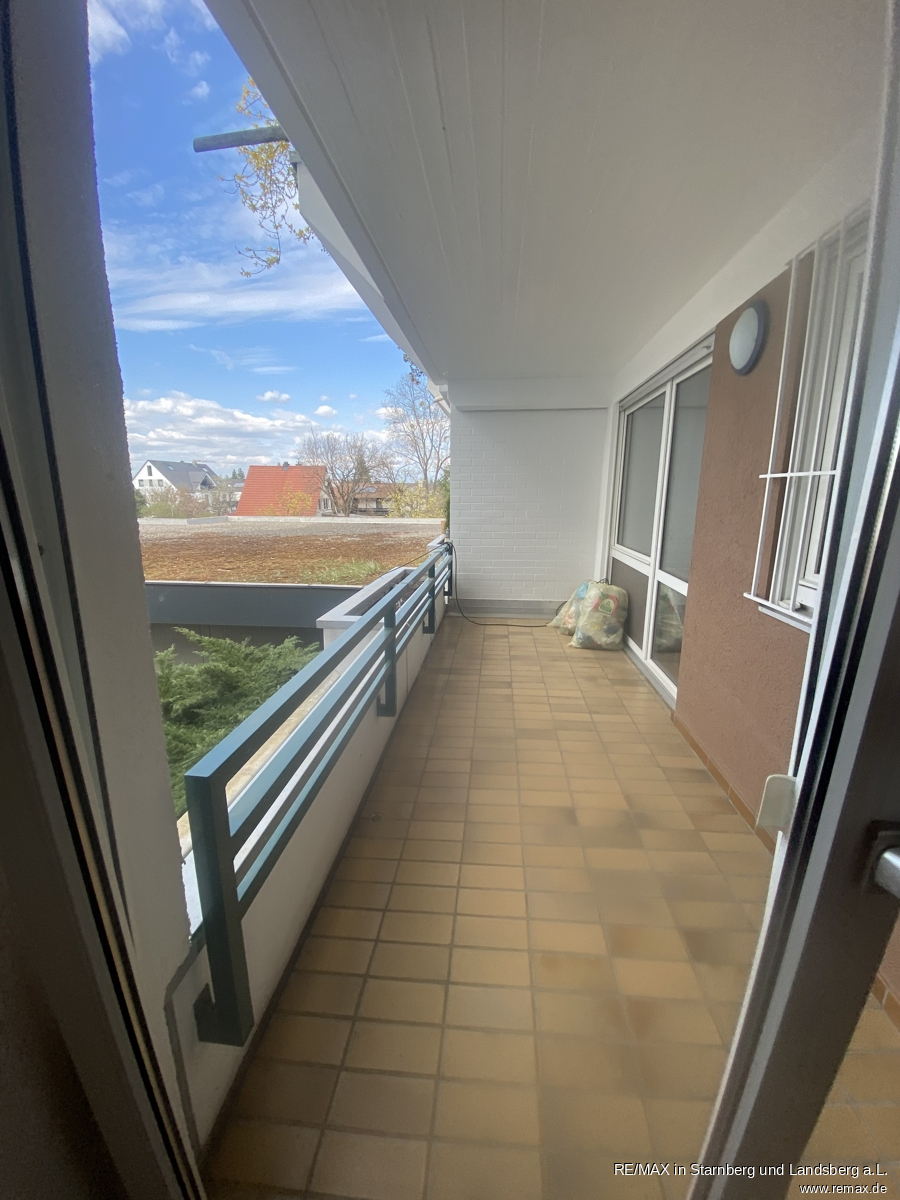 Balkon Nord-West-Seite Etagenwohnung Krailling