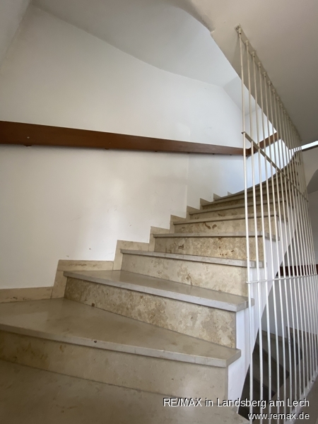 Treppenhaus EG Mehrfamilienhaus Scheuring