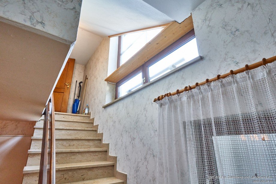 Treppe vom EG ins KG Einfamilienhaus T�rkheim