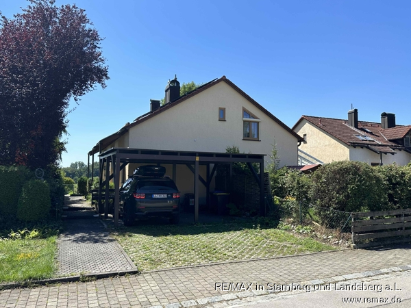 Carport und Stellplatz Reihenendhaus Utting