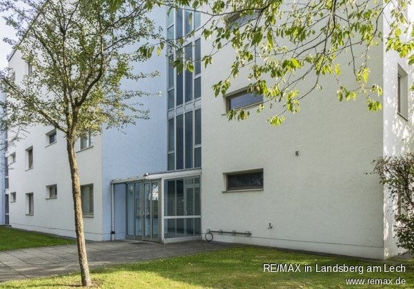 Hauseingang Etagenwohnung K�nigsbrunn