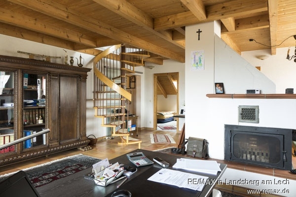 Wohnbereich Dachgeschosswohnung Schwabm�nchen