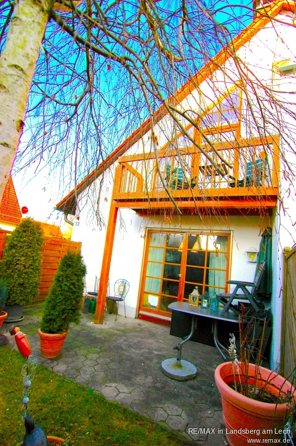 Haus und Garten vorne Doppelhaush�lfte Landsberg