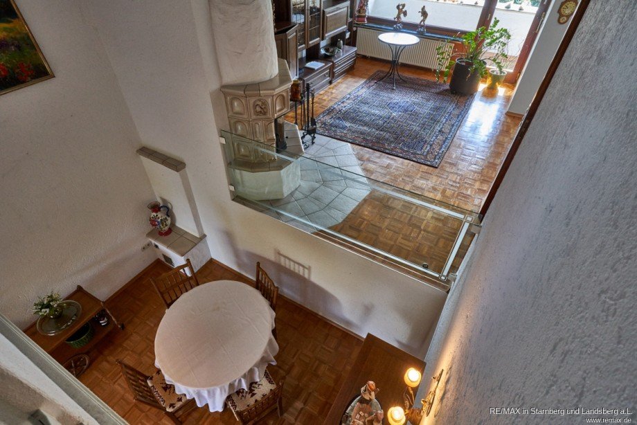 Blick vom OG in Wohn-/Essbereich Doppelhaush�lfte Vaterstetten