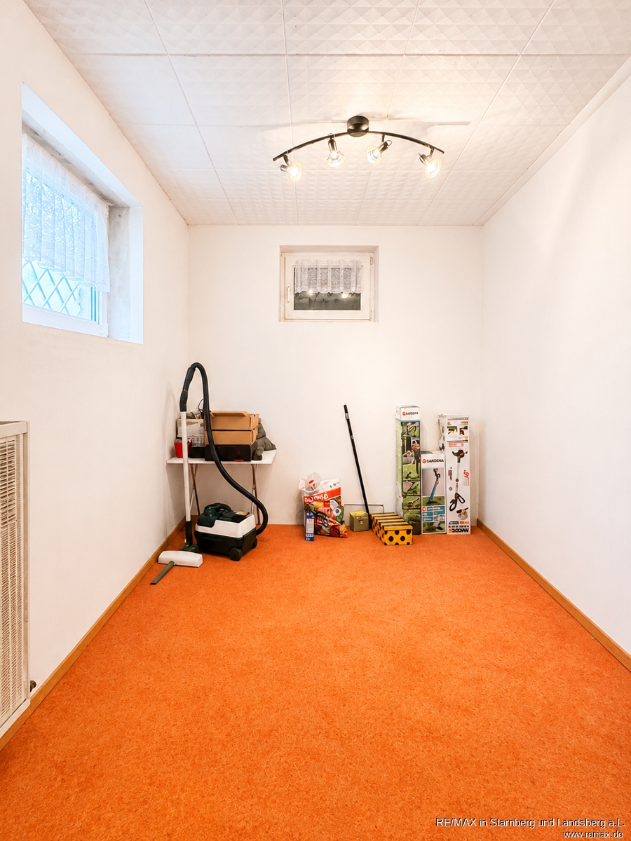 Schlafzimmer 2 Einliegerwohnung Souterrain Einfamilienhaus Fulda / Aschenberg