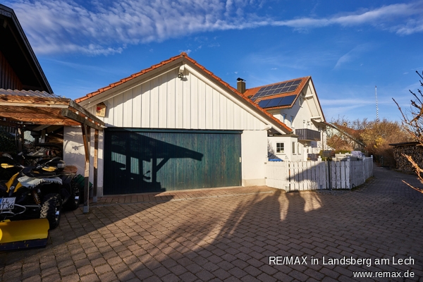Garage Doppelhaush�lfte Die�en