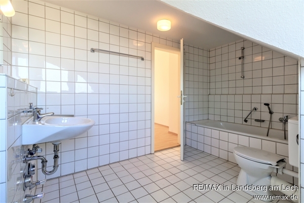Ger�umiges Badezimmer Maisonettewohnung N�rnberg