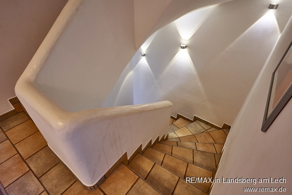 Treppe zum OG Doppelhaush�lfte Die�en
