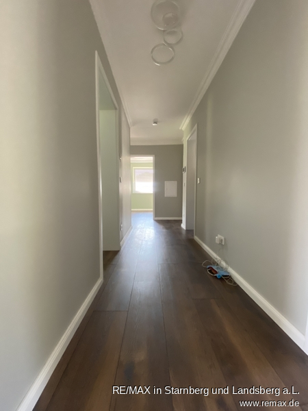 04 Flur Erdgeschosswohnung Scheuring