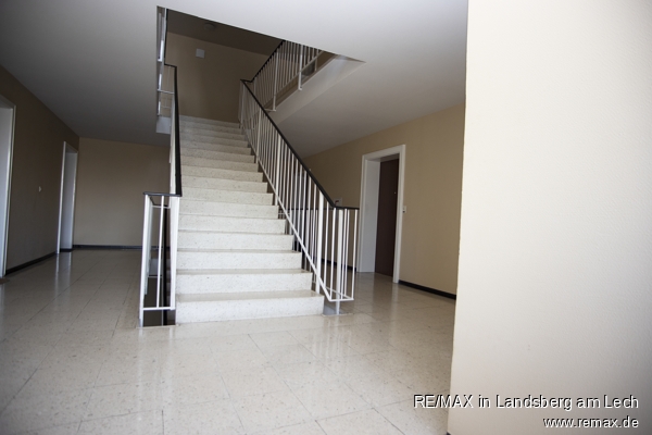 Gepflegtes Treppenhaus Etagenwohnung Germering