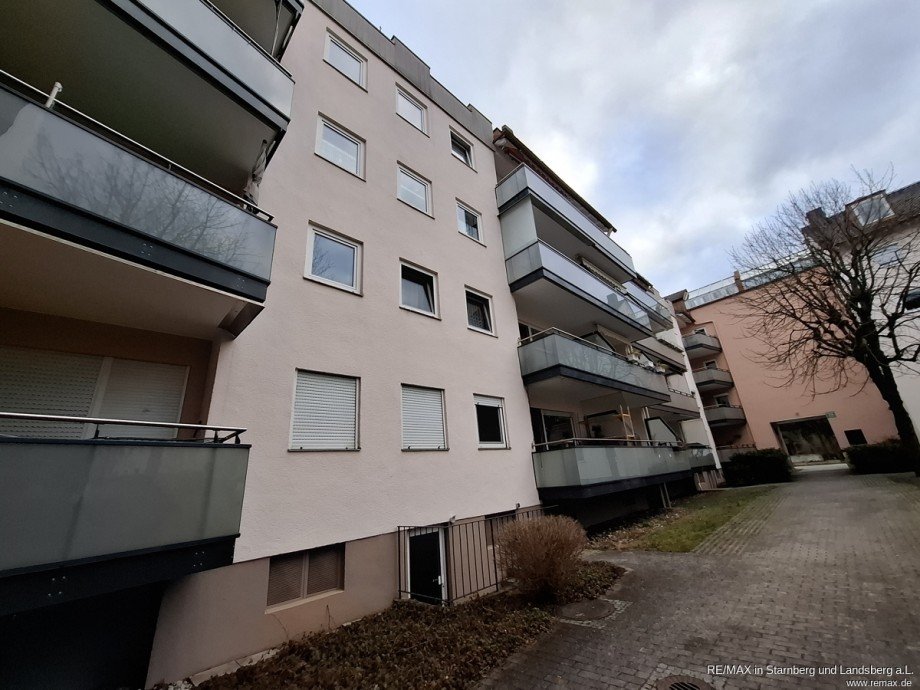 Westbalkon zum Innenhof Etagenwohnung M�nchen / Am Hart