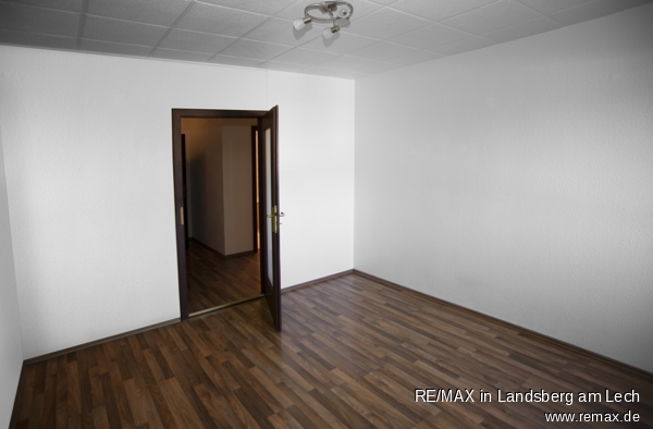 Home-Office und/oder 2. Schlafzimmer aus anderem Blickwinkel Etagenwohnung Germering