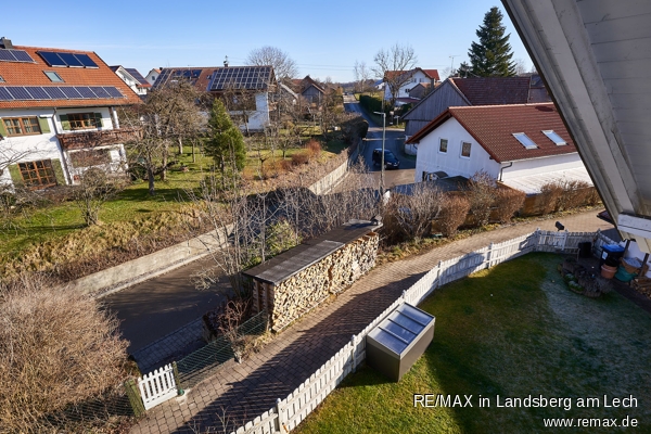 Umfeld vor dem Haus Doppelhaush�lfte Die�en