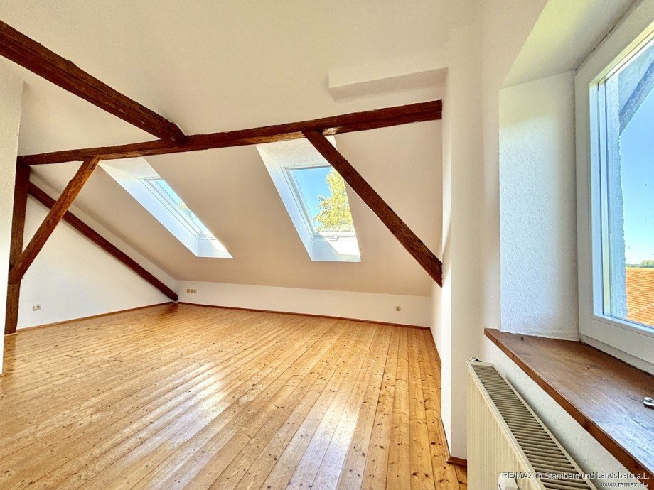 Nord-Ost Zimmer Dachgeschosswohnung Finning / Entraching