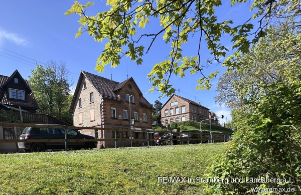 Haus Nordseite Maulbronn Haus Am Eingang zum Kloster Maulbronn - Haus mit Restaurant, Pension und Wohnung