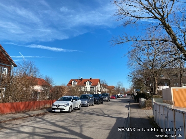Vor der Haust�r Reihenmittelhaus Puchheim