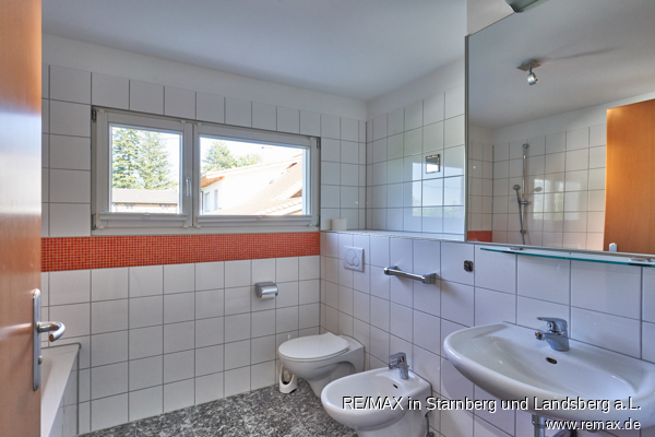 Vollbad Dachgescho� Reihenendhaus Schondorf