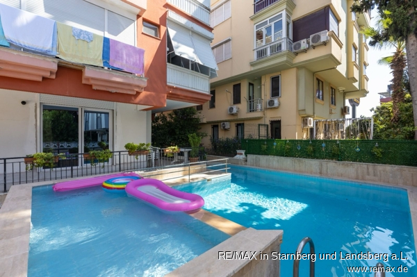Mit Pool Etagenwohnung Fener