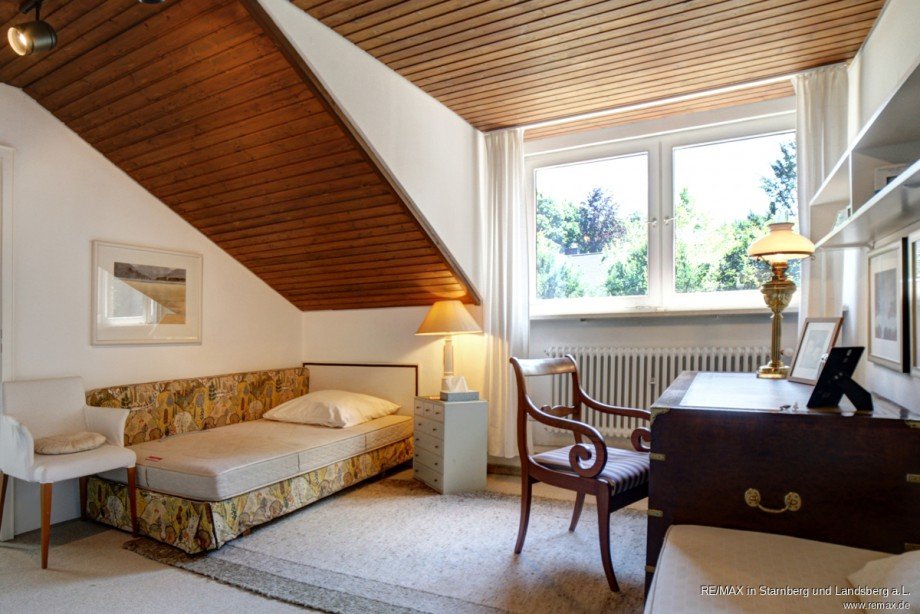 Kind 2 und Ankleide im DG Reihenendhaus Gr�nwald