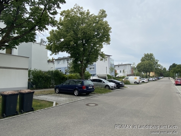 Strasse vor der Wohnanlage Reihenmittelhaus Landsberg