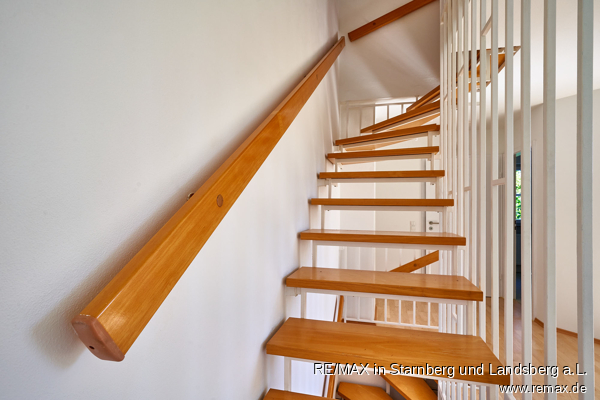 Treppe ins DG Reihenendhaus Utting