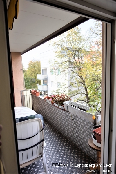 Balkon mit Blick ins Gr�ne Etagenwohnung M�nchen