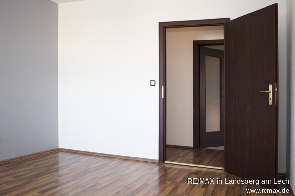 Home-Office und/oder 2. Schlafzimmer aus anderem Blickwinkel Etagenwohnung Germering
