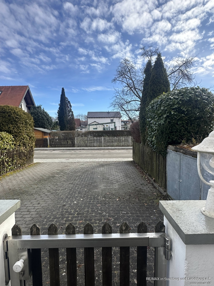PKW Au�enstellplatz Einfamilienhaus Gr�felfing