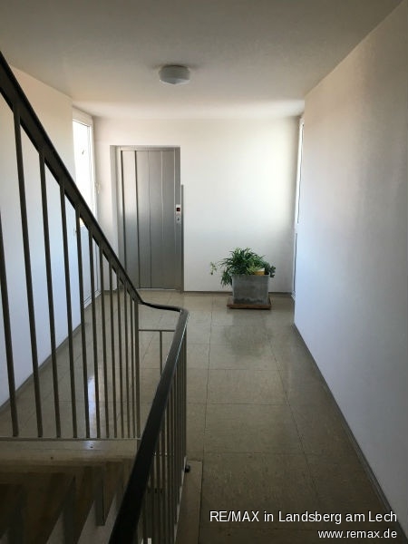 Treppenhaus im 3. OG Etagenwohnung Wolfratshausen