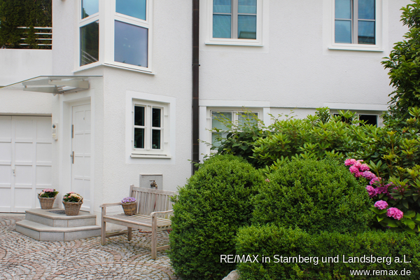 Haus Stra�enseite Doppelhaush�lfte M�nchen
