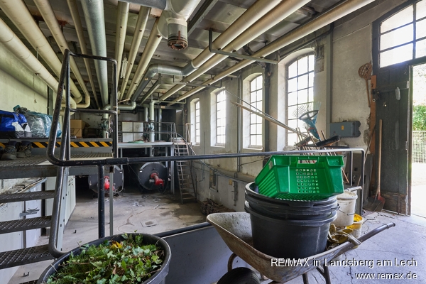 Heizhaus stra�enseitige Halle Haus Egelsbach