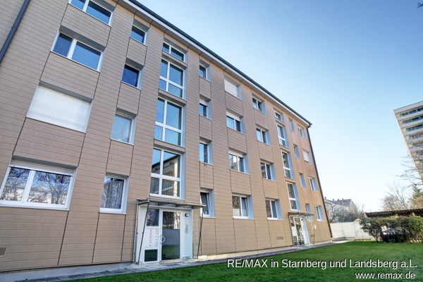 Nordfassade mit Eingangsbereich Etagenwohnung M�nchen