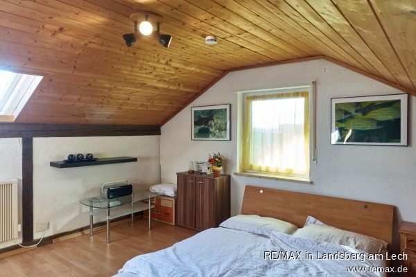 (Kind 2-) Zimmer im DG Einfamilienhaus We�ling