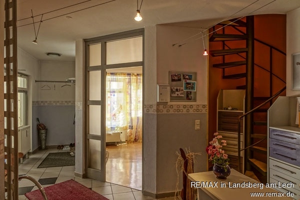 Zimmer I im EG - Ladenb�ro Etagenwohnung Schongau