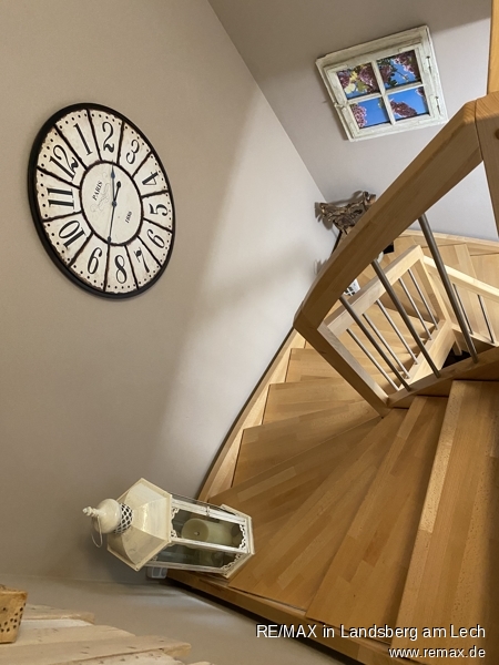 Treppe zum OG Reihenmittelhaus Landsberg