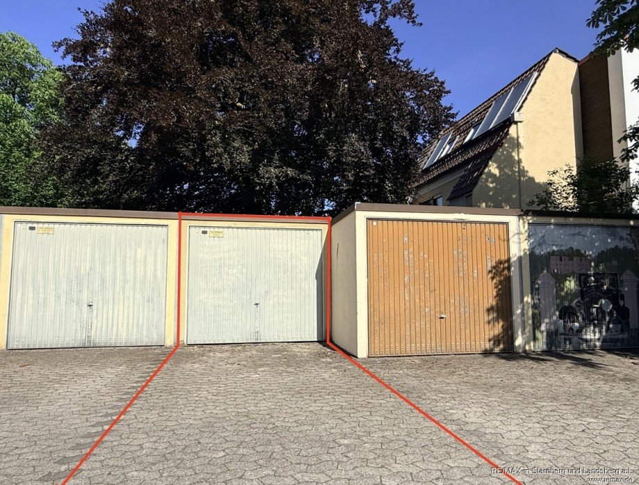 Garage mit Stellplatz davor Reihenmittelhaus M�nchen