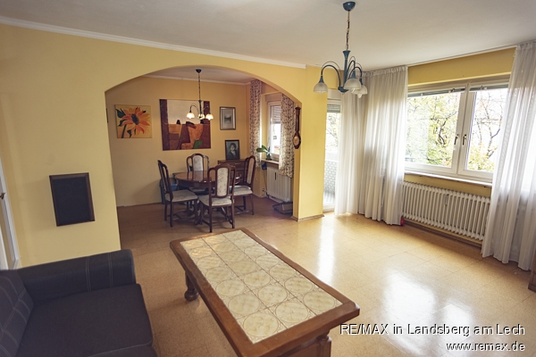 3-/4-Zimmer-Wohnung in Hadern M�nchen - Hadern Etagenwohnung Frei ab sofort: Gut geschnittene Wohnung im 3.Stock (DG) mit 3 bzw.4 Zimmern, N�he Klinikum Gro�hadern und U-Bahn U6