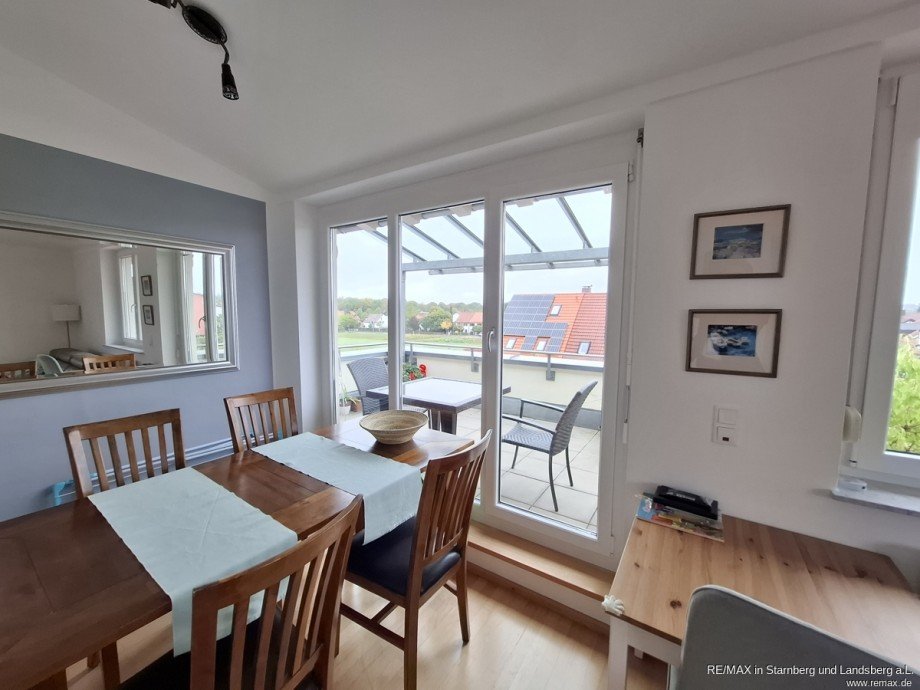 Wohn-/E�zimmer mit Zugang zum Balkon Etagenwohnung Neuried