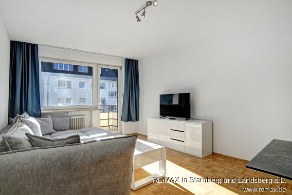 Lichtdurchflutetes Wohnzimmer mit S�dbalkon Etagenwohnung M�nchen