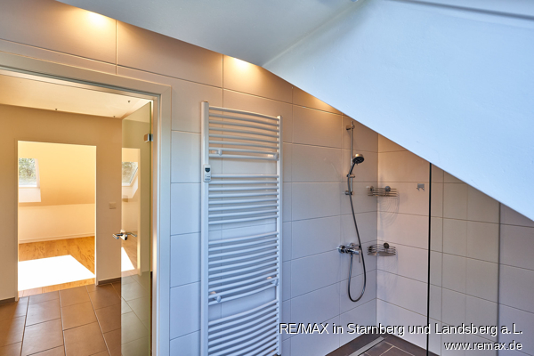 Duschbad Dachgeschosswohnung Gilching