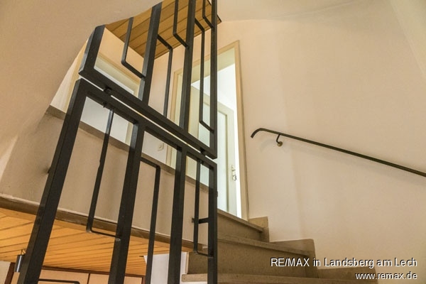 Treppe zum OG Doppelhaush�lfte Augsburg