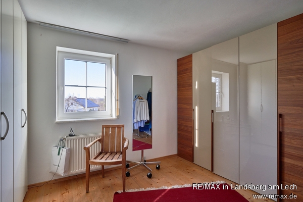 OG Kind ca 18 qm Doppelhaush�lfte Die�en