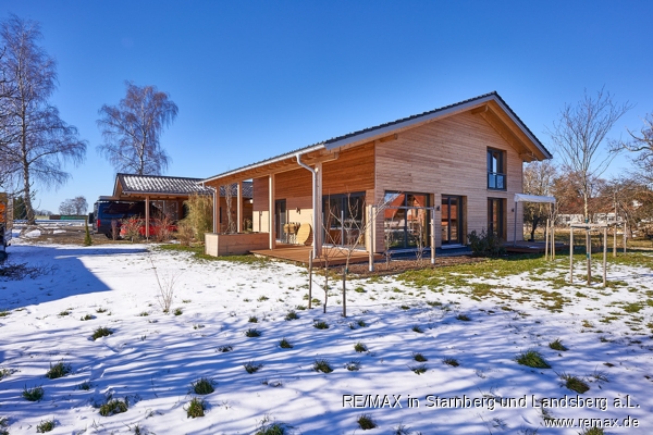 Haus im Winter Einfamilienhaus Apfeltrach